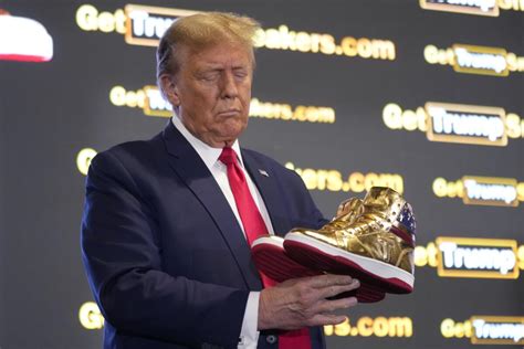 trump fake shoes|Trump debuts line of $399 sneakers, one day after $355 million  .